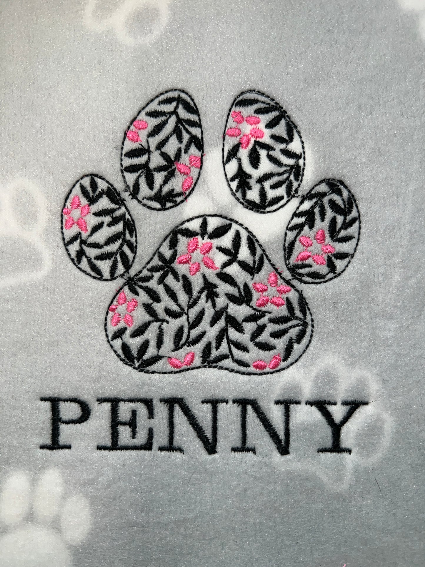 🐾 Personalised Pet Blanket - Flower Paw Design